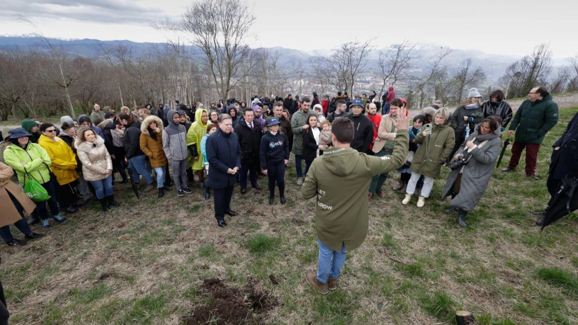 Acto%20de%20plantaci%C3%B3n%20del%20primer%20%C3%A1rbol%20del%20Bosque%20Fundaci%C3%B3n%20Vinjoy%20Fundaci%C3%B3n%20EDP_0.JPG Acto%20de%20plantaci%C3%B3n%20del%20primer%20%C3%A1rbol%20del%20Bosque%20Fundaci%C3%B3n%20Vinjoy%20Fundaci%C3%B3n%20EDP_0.JPG