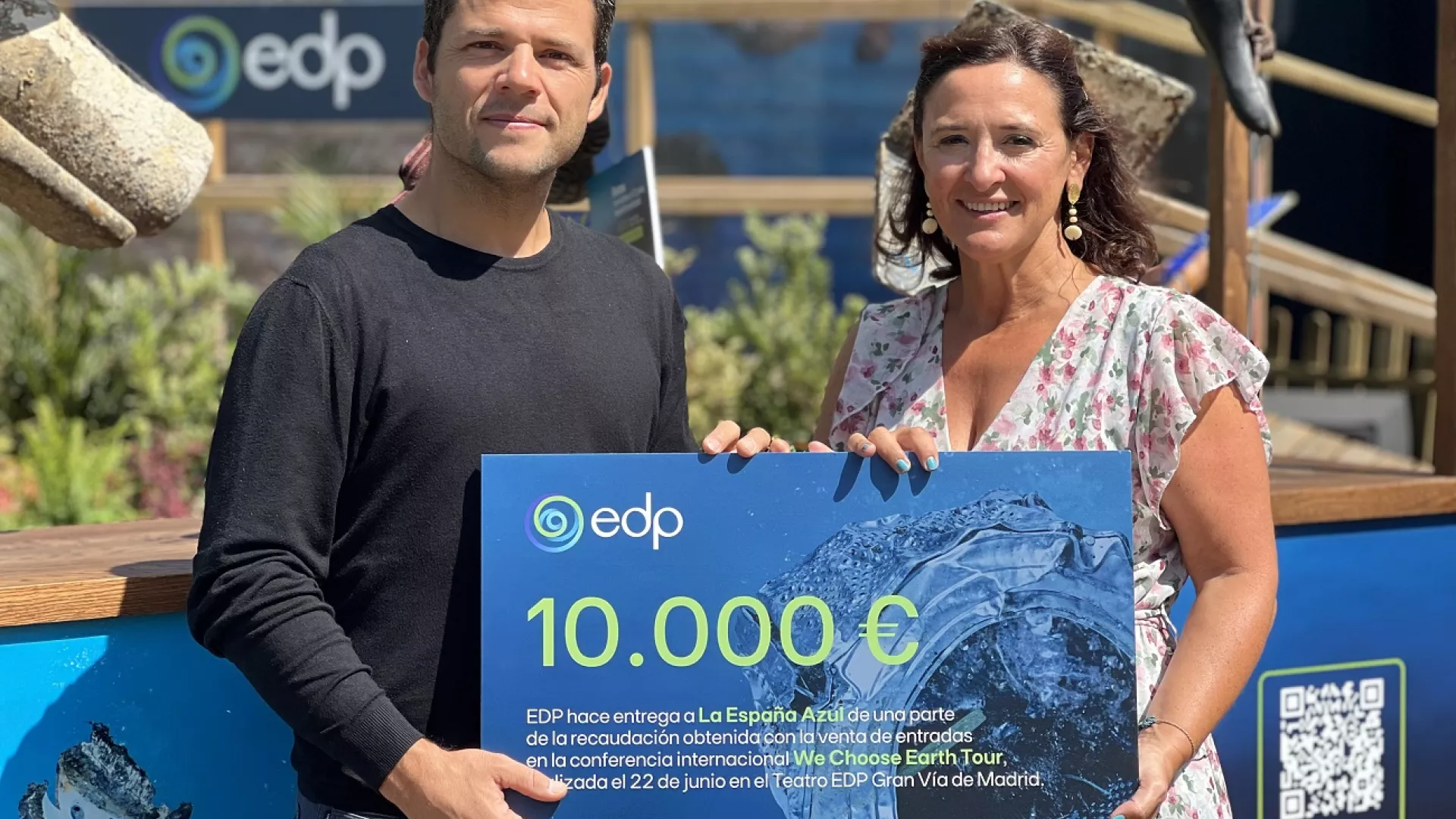 Entrega%20de%2010.000%E2%82%AC%20a%20La%20Espa%C3%B1a%20Azul%2C%20de%20Nacho%20Dean%2C%20con%20la%20recaudaci%C3%B3n%20de%20la%20venta%20de%20entradas%20del%20We%20Choose%20Earth%20Tour_0.jpg Entrega%20de%2010.000%E2%82%AC%20a%20La%20Espa%C3%B1a%20Azul%2C%20de%20Nacho%20Dean%2C%20con%20la%20recaudaci%C3%B3n%20de%20la%20venta%20de%20entradas%20del%20We%20Choose%20Earth%20Tour_0.jpg