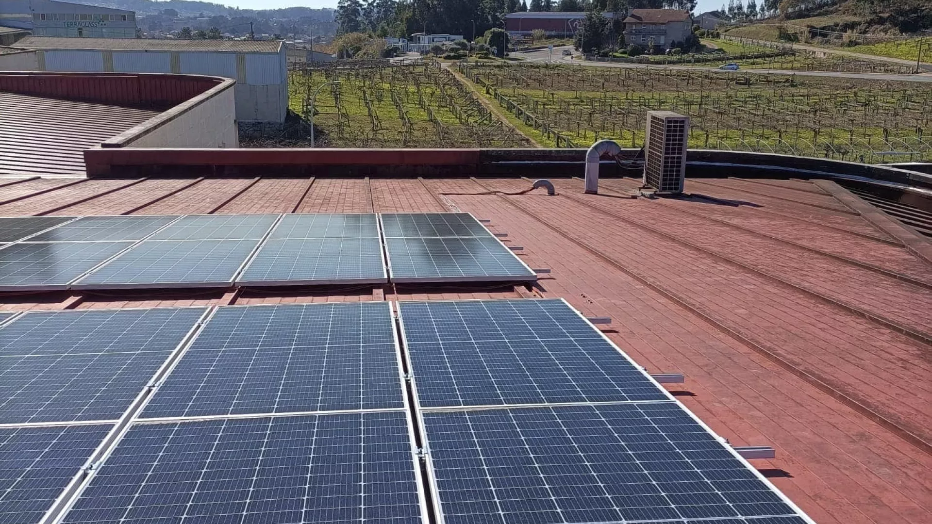 Instalaci%C3%B3n%20fotovoltaica%20Bodega%20Rectoral%20do%20Umia%20%281%29%20%281%29%20%281%29_0.jpeg Instalaci%C3%B3n%20fotovoltaica%20Bodega%20Rectoral%20do%20Umia%20%281%29%20%281%29%20%281%29_0.jpeg