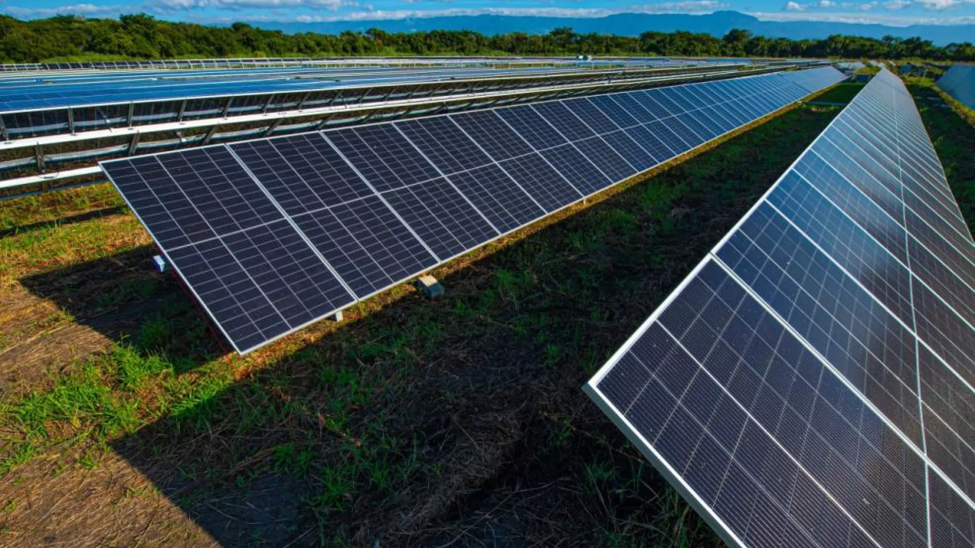 Instalaci%C3%B3n%20fotovoltaica%20de%20EDP%20para%20Banco%20do%20Brasil_0.jpg Instalaci%C3%B3n%20fotovoltaica%20de%20EDP%20para%20Banco%20do%20Brasil_0.jpg