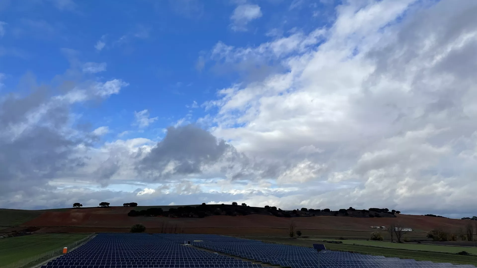 Instalaci%C3%B3n%20solar%20de%20C%C3%A1rnicas%20Frivall%20realizada%20por%20EDP_0.jpg Instalaci%C3%B3n%20solar%20de%20C%C3%A1rnicas%20Frivall%20realizada%20por%20EDP_0.jpg