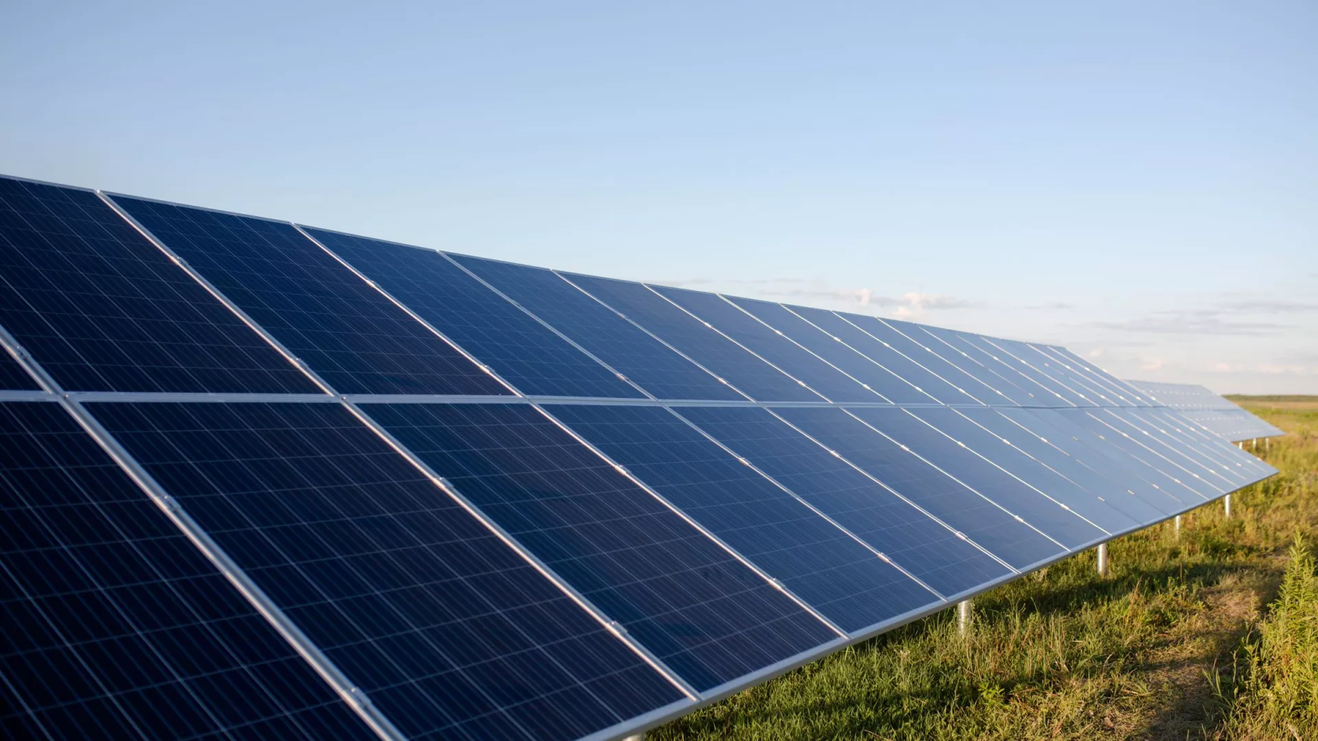 solar-cell-panels-field_500kb.jpg solar-cell-panels-field_500kb.jpg